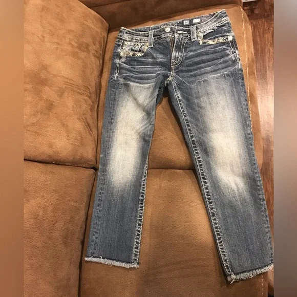 Miss Me Signature Crop - Picture 1 of 7